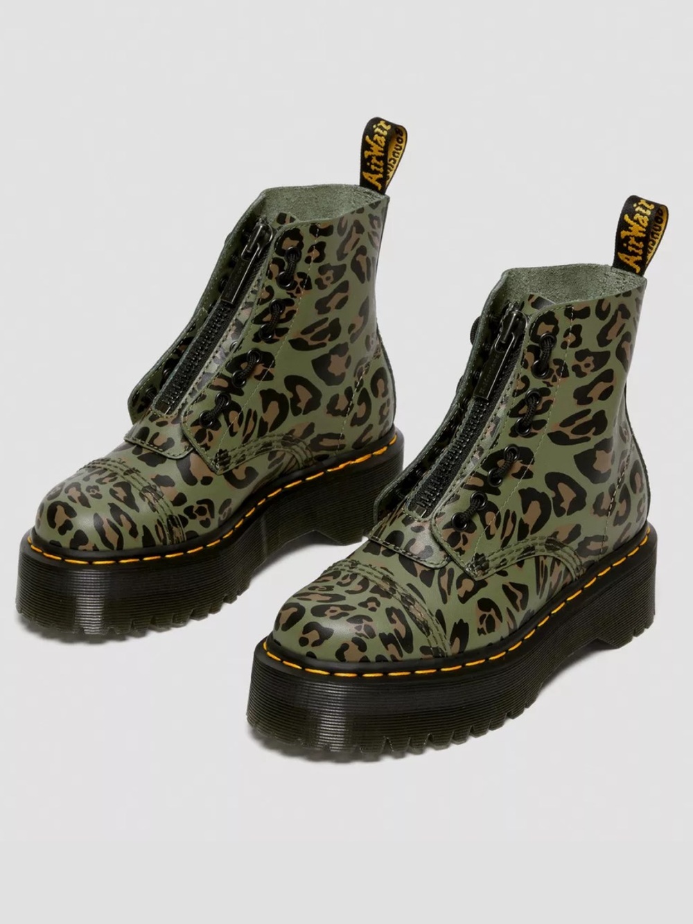 Dr. Martens Sinclair Distorted Leopard Print Platform Khaki Women’s size 9 NEW! - Picture 4 of 9